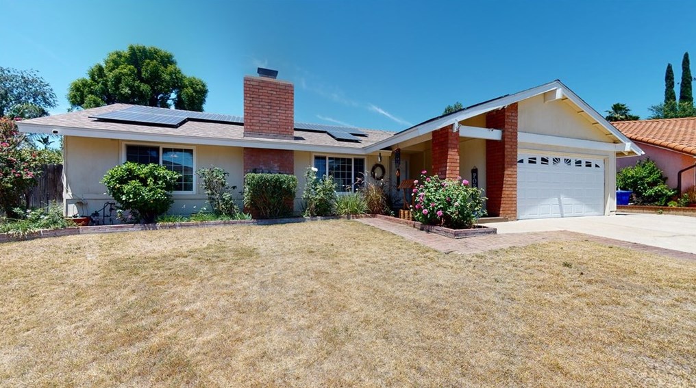 2390 Center St, Highland, CA 92346-7202
