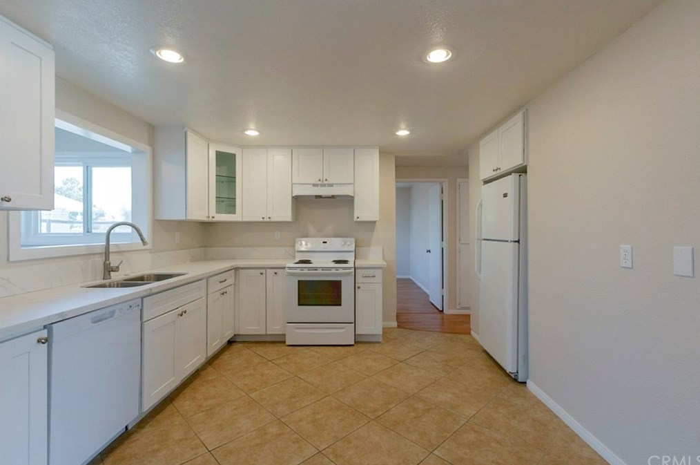 471 Whitney Dr, Hemet, CA 92543-5745
