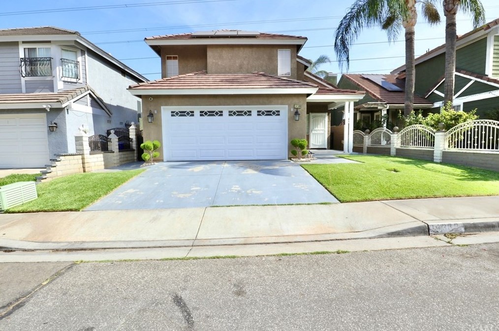 16388 Applegate Dr, Fontana, CA 92337-0856