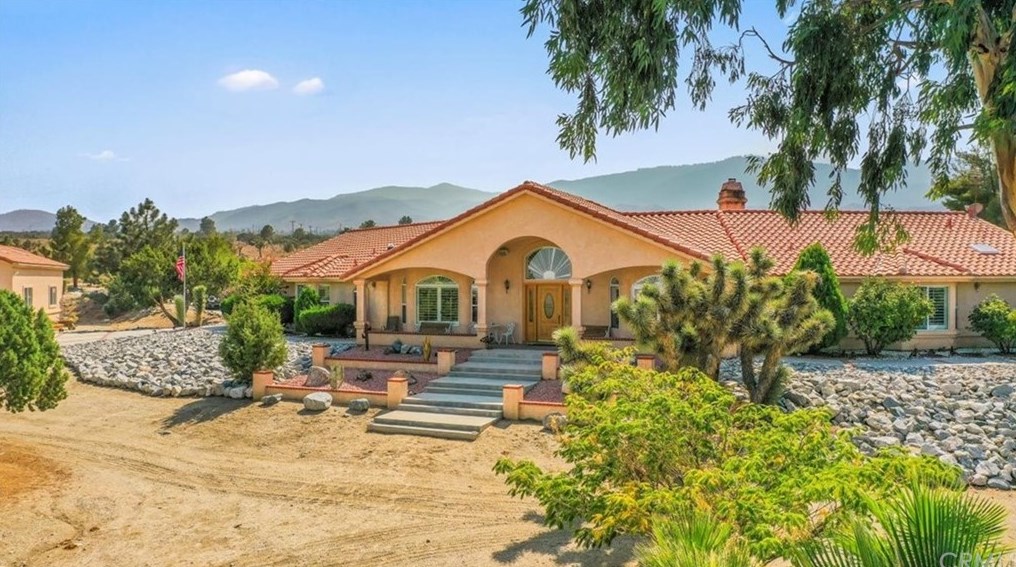 10425 Acorn Rd, Pinon Hills, CA