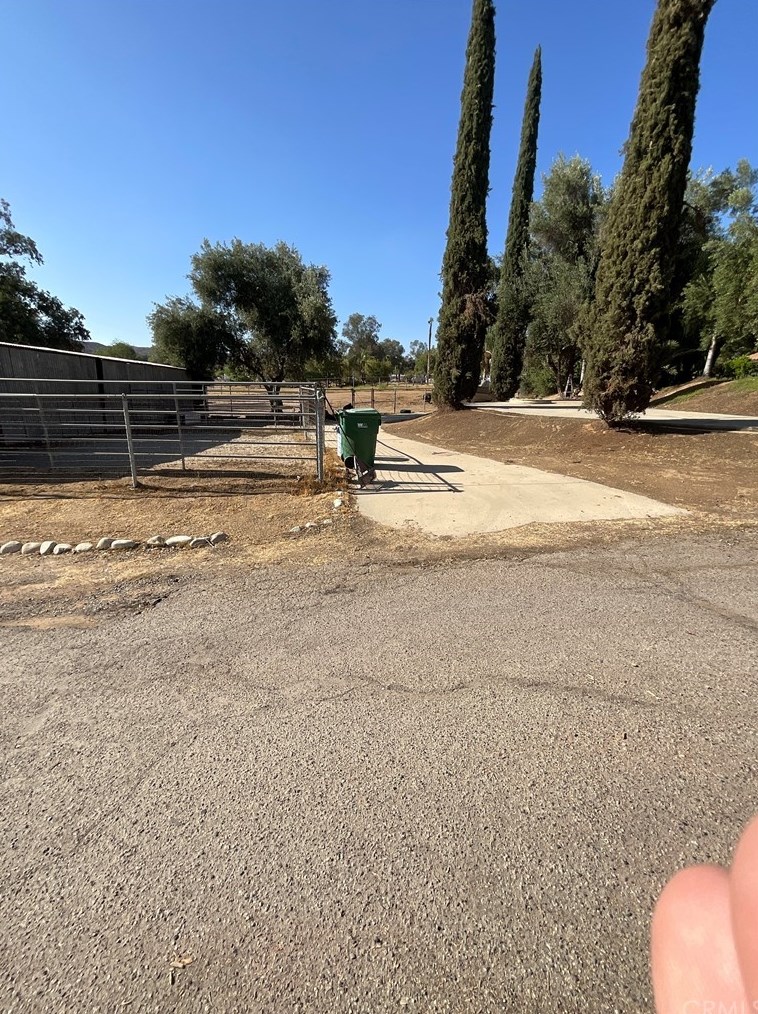 11430 Carrie Ln, Moreno Valley, CA 92555-5208