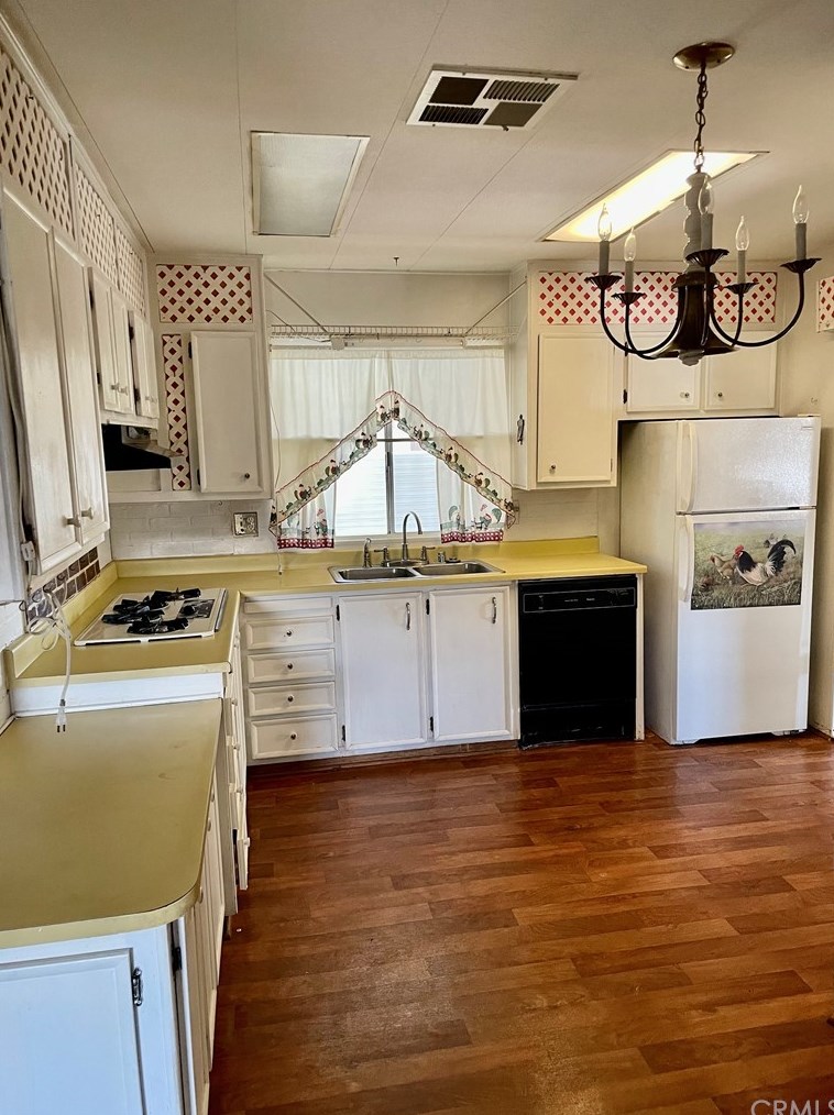610 Mariposa Dr, Hemet, CA 92543-2624