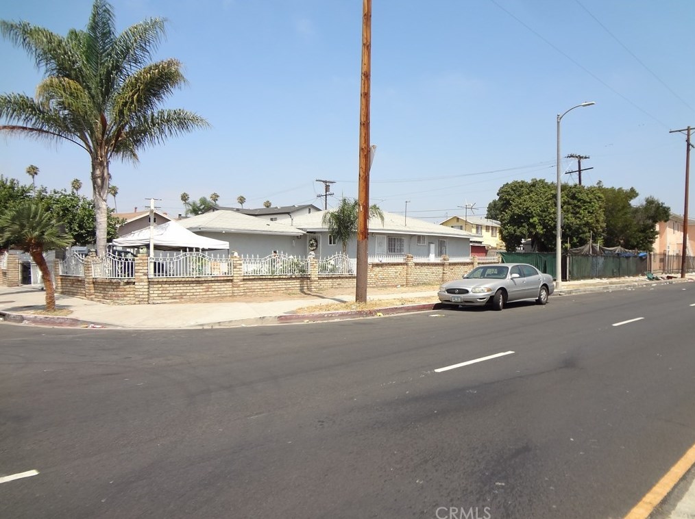 405 109th Pl, Los Angeles, CA 90061-1513
