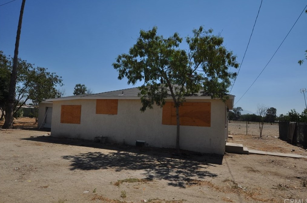 16936 Baseline Ave, Fontana CA  92336-2101 exterior