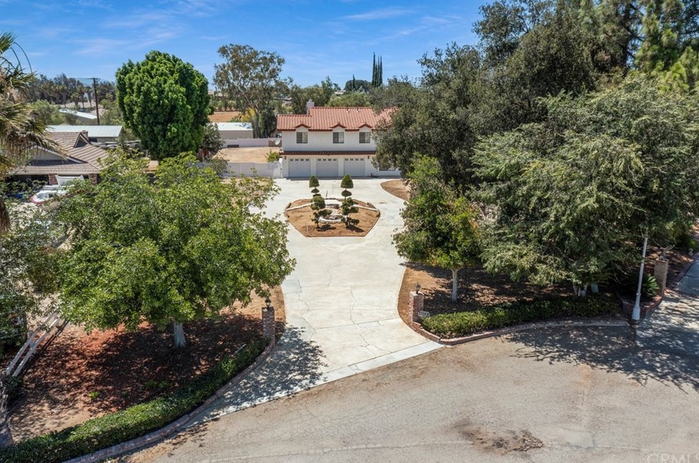 16075 Lenel Ct, Riverside, CA 92504