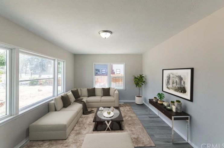 345 Buena Vista St, Hemet, CA 92543-2919
