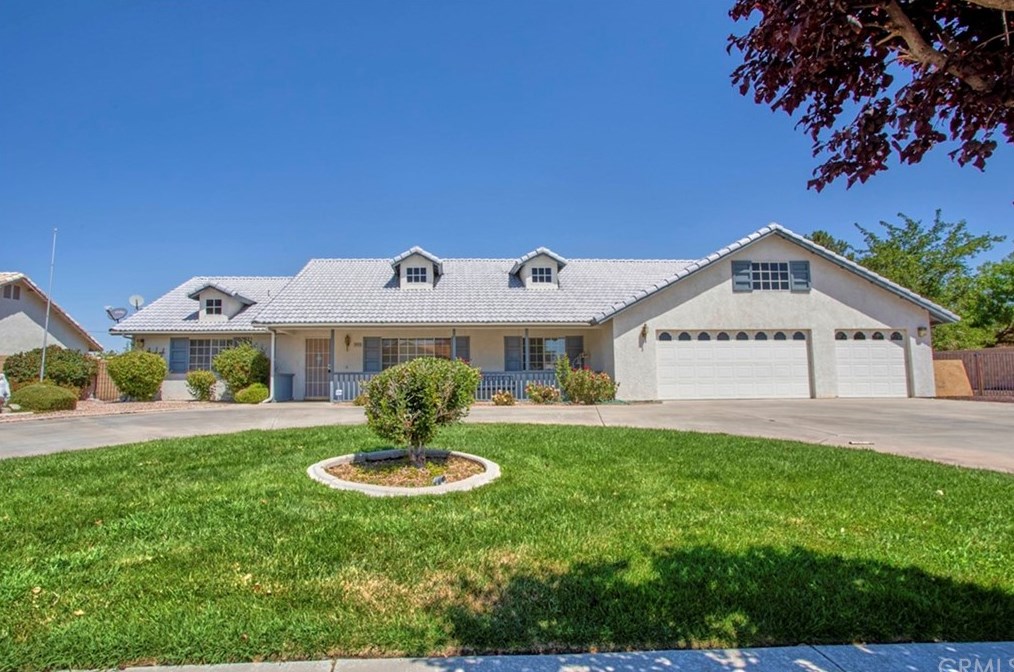 20434 Ochoa Rd, Apple Valley, CA 92307-7210