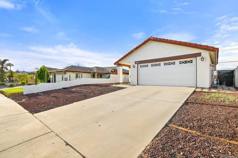 3920 Roxbury Dr, Hemet, CA 92545-9134