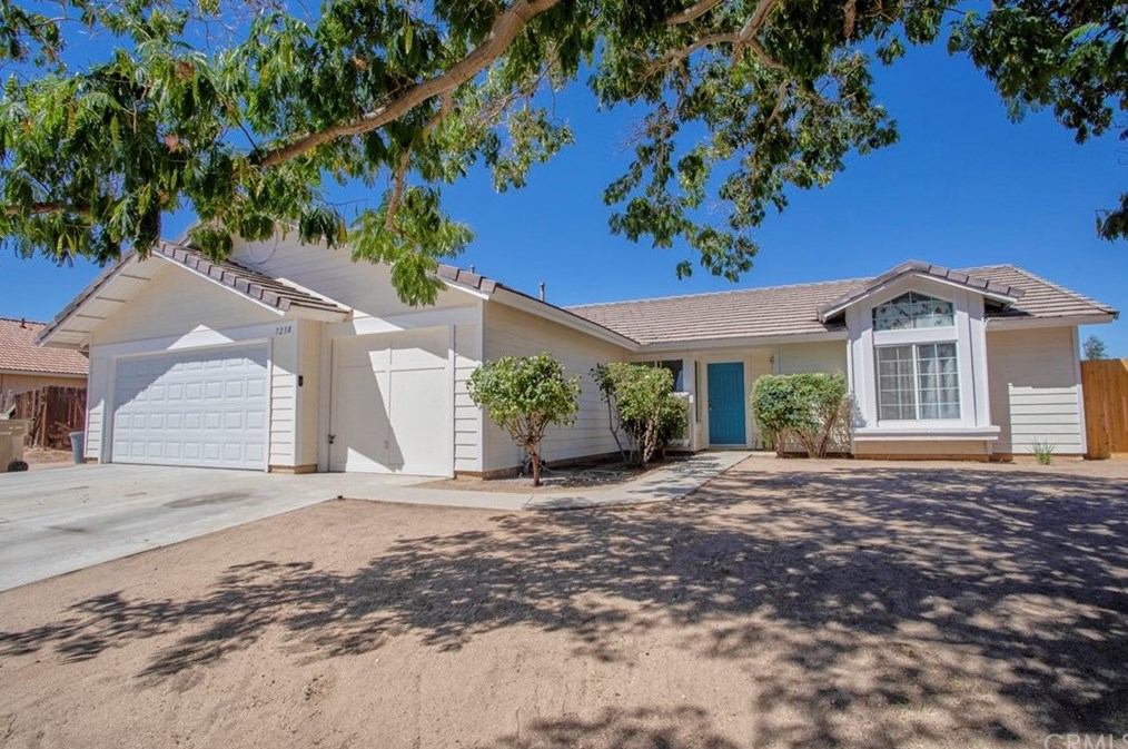 7238 Locust Ave, Hesperia, CA 92345-8546