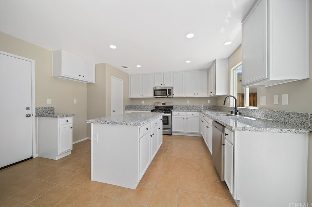 10788 Morgan Ct, Hesperia, CA 92345-7767