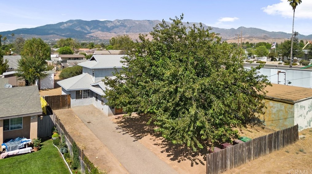 376 E 12th St, Beaumont, CA 92223