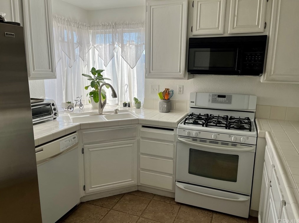 41193 Cipresso Cir, Murrieta, CA 92562-2007