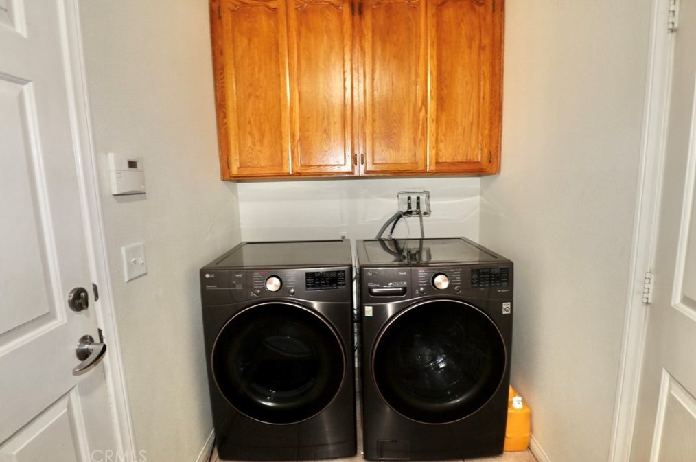 11960 10th Ave, Hesperia CA  92345-1736 exterior