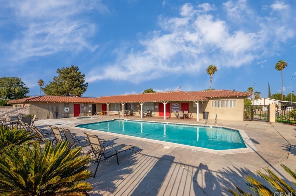 350 S Willow Ave #54, Rialto, CA 92376