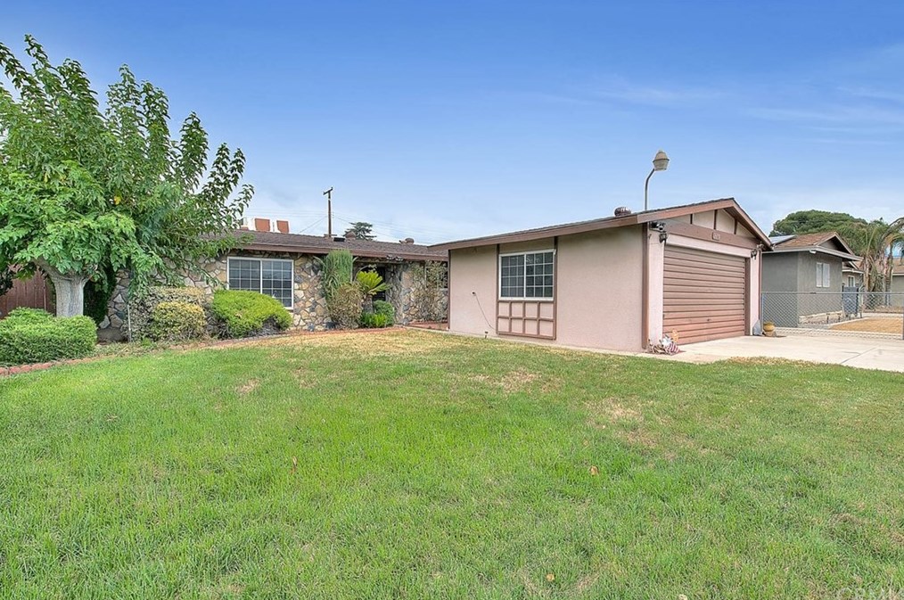 26770 6th St, Highland, CA 92346-4115