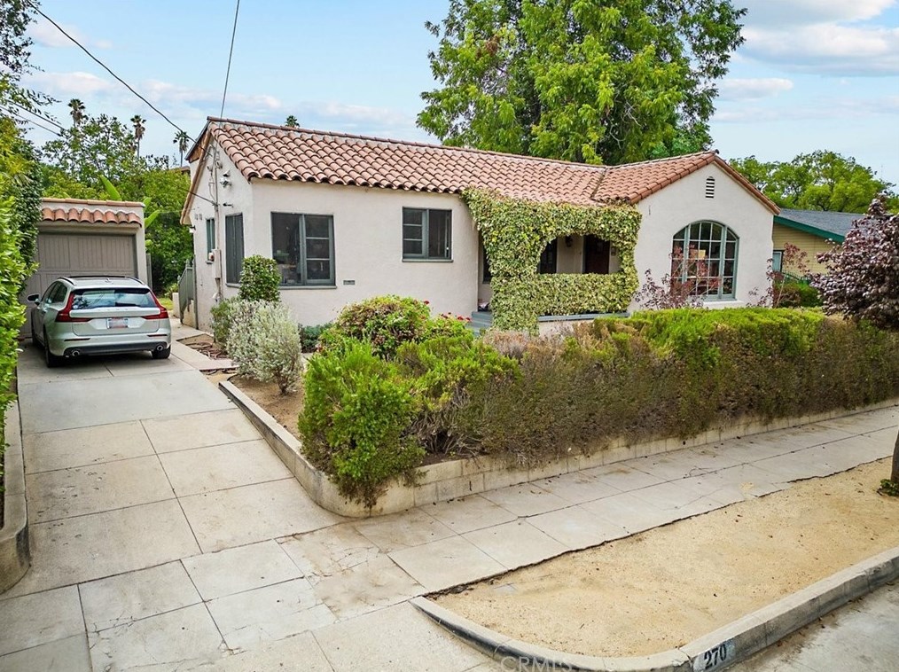 270 Clinton St, Pasadena CA  91103-2929 exterior