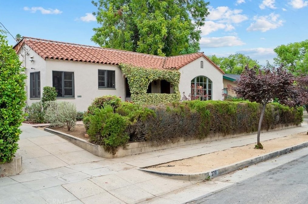 270 Clinton St, Pasadena CA  91103-2929 exterior