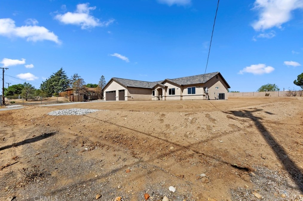 18334 Deodar St, Hesperia, CA 92345-5110