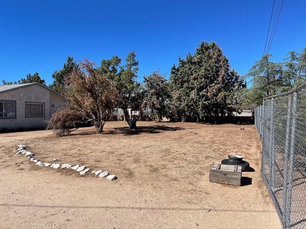 14975 Ash St, Hesperia, CA 92345-4200