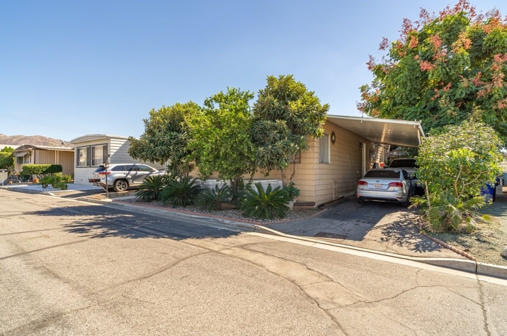 89 Sir Galahad Dr, Riverside, CA 92507