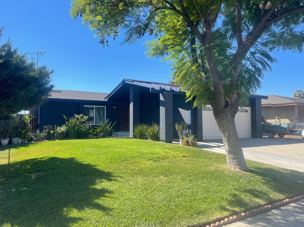 25051 Billie Dr, Moreno Valley, CA 92553-7106