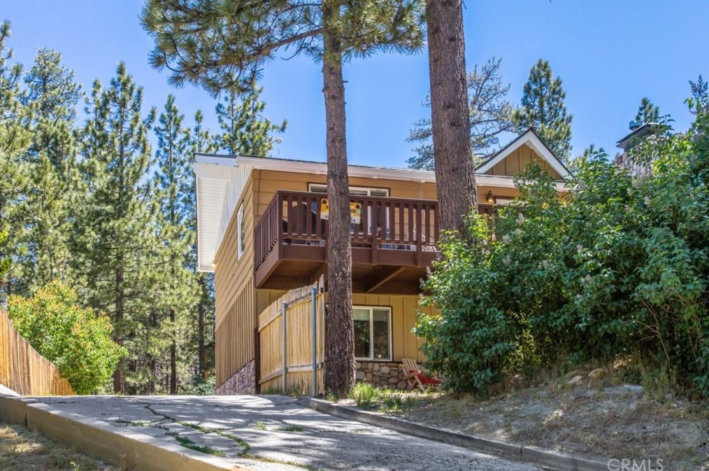 469 Catalina Rd, Big Bear, CA 92315