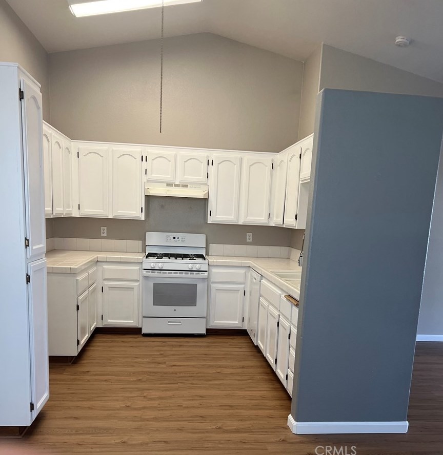 5400 Cobalt Ave, Tropico Village, CA 93560-6526