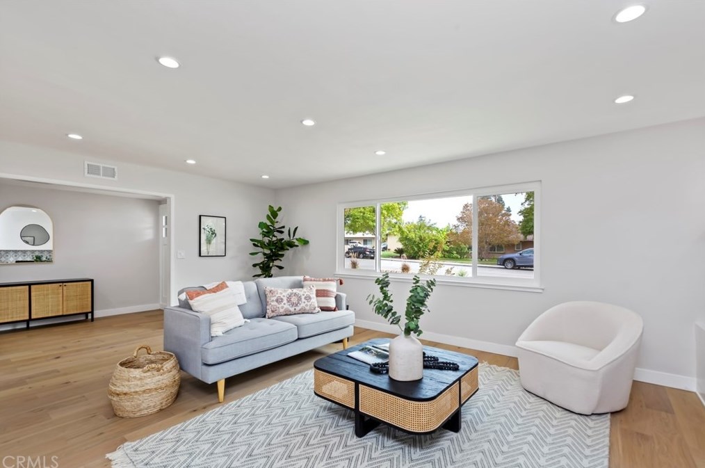 1711 Drew Pl, Claremont, CA 91711-2410