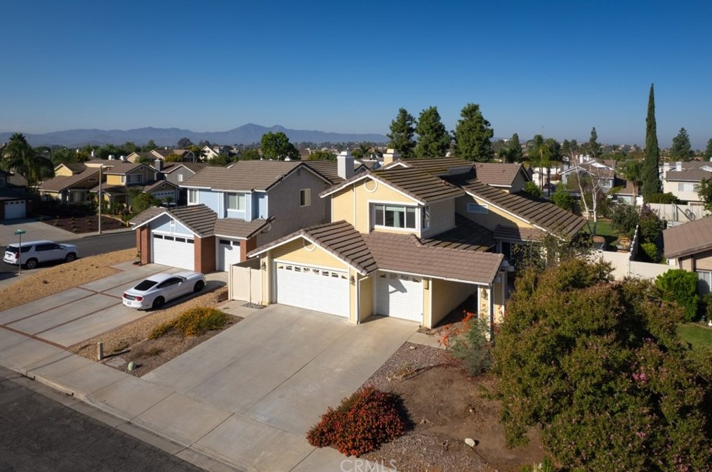 9363 Shamouti Dr, Riverside, CA 92508