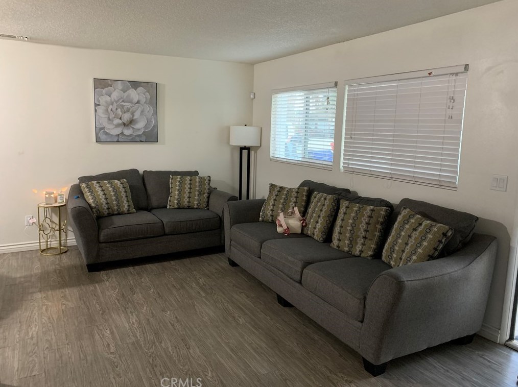 27060 Messina St, Highland, CA 92346-3128