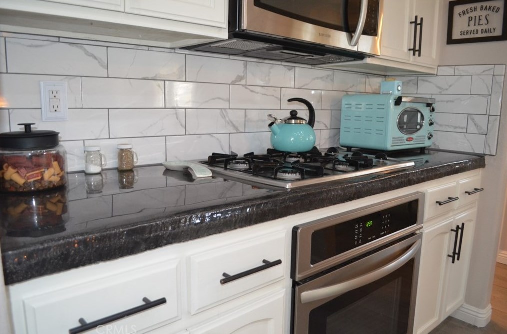 9320 Mesa St, Victorville, CA 92392