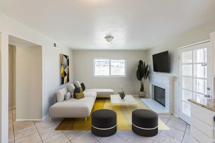 7882 Marek Ct, Fontana, CA 92336-3952