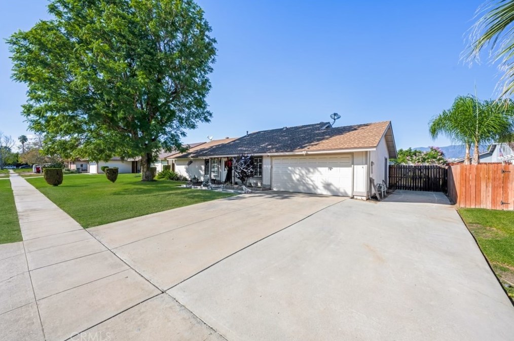 410 E Mariana St, Rialto, CA 92376