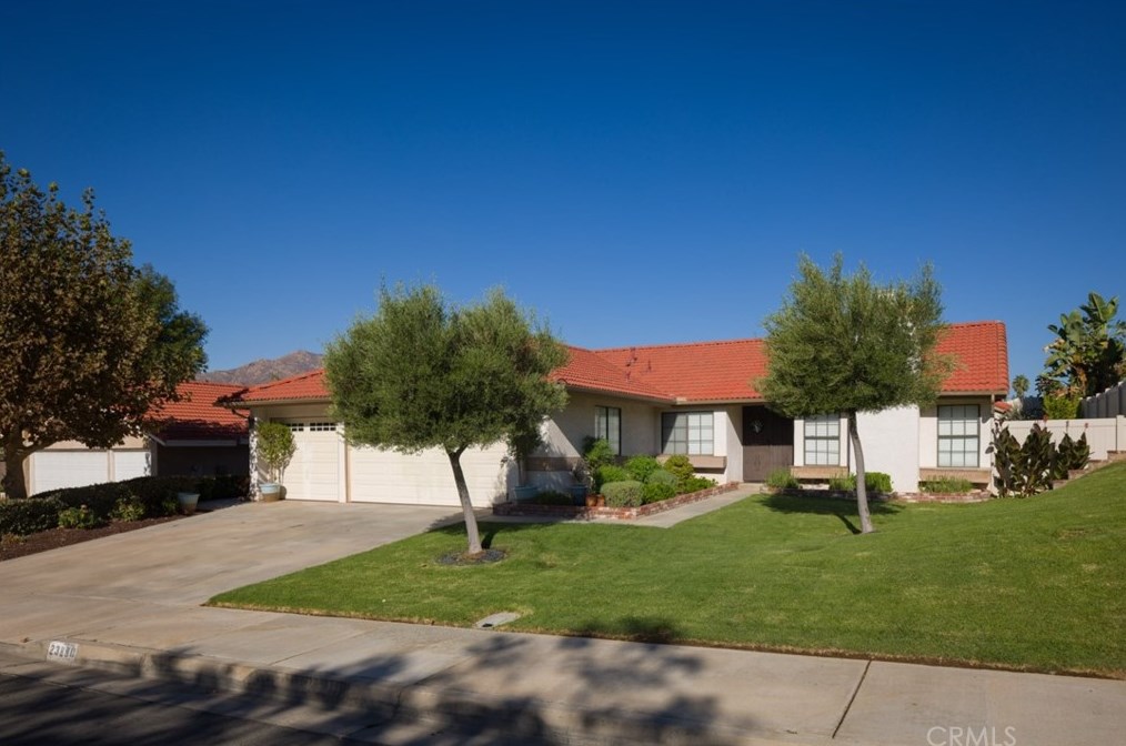 23880 Redbark Dr, Moreno Valley, CA 92557-3967