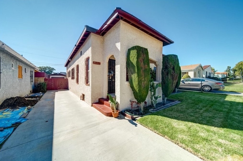 1446 92nd St, Los Angeles, CA 90002-2203