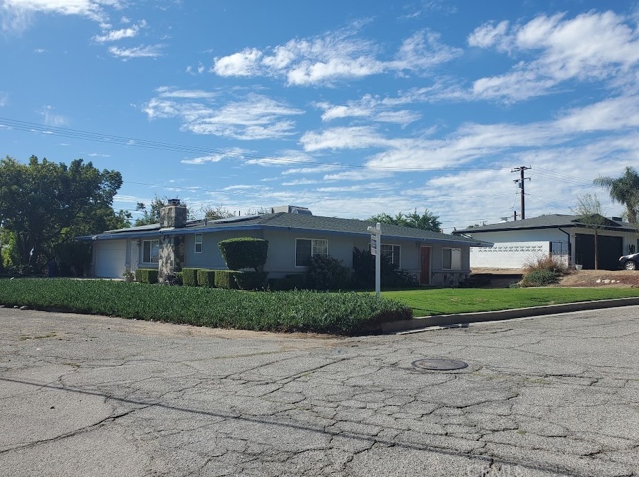 2335 Mesquite Dr, San Bernardino, CA 92404