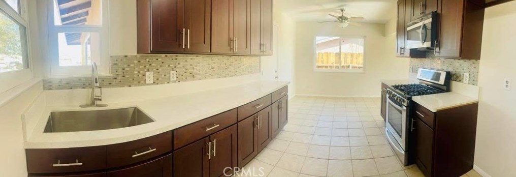 1528 Sunrise Rd, Barstow CA  92311-5557 exterior