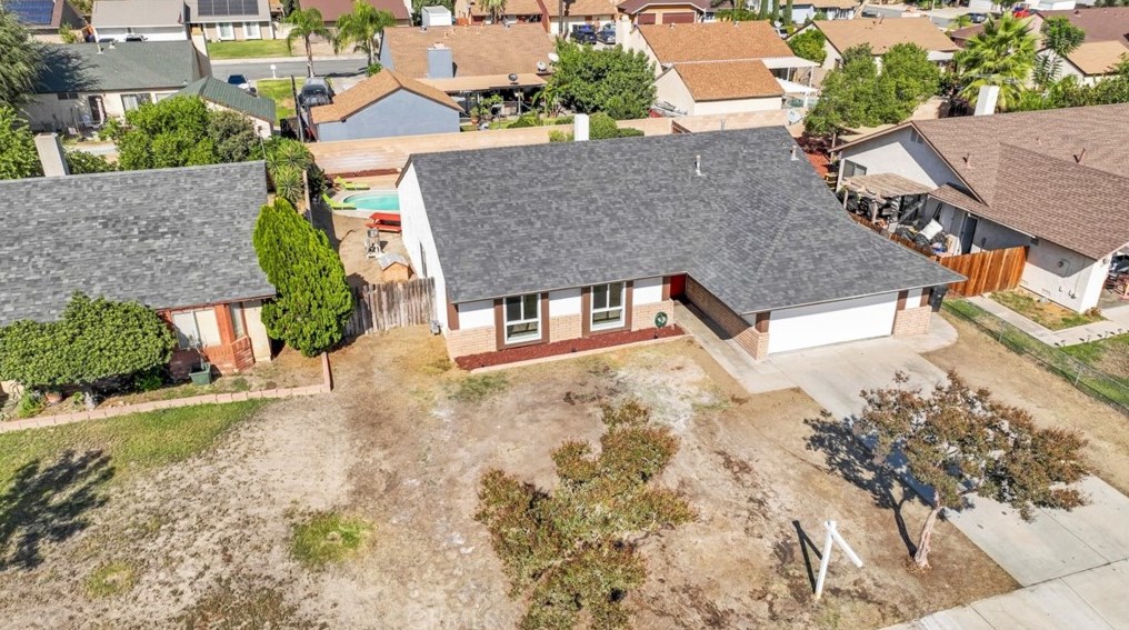 1368 W Shamrock St, Rialto, CA 92376