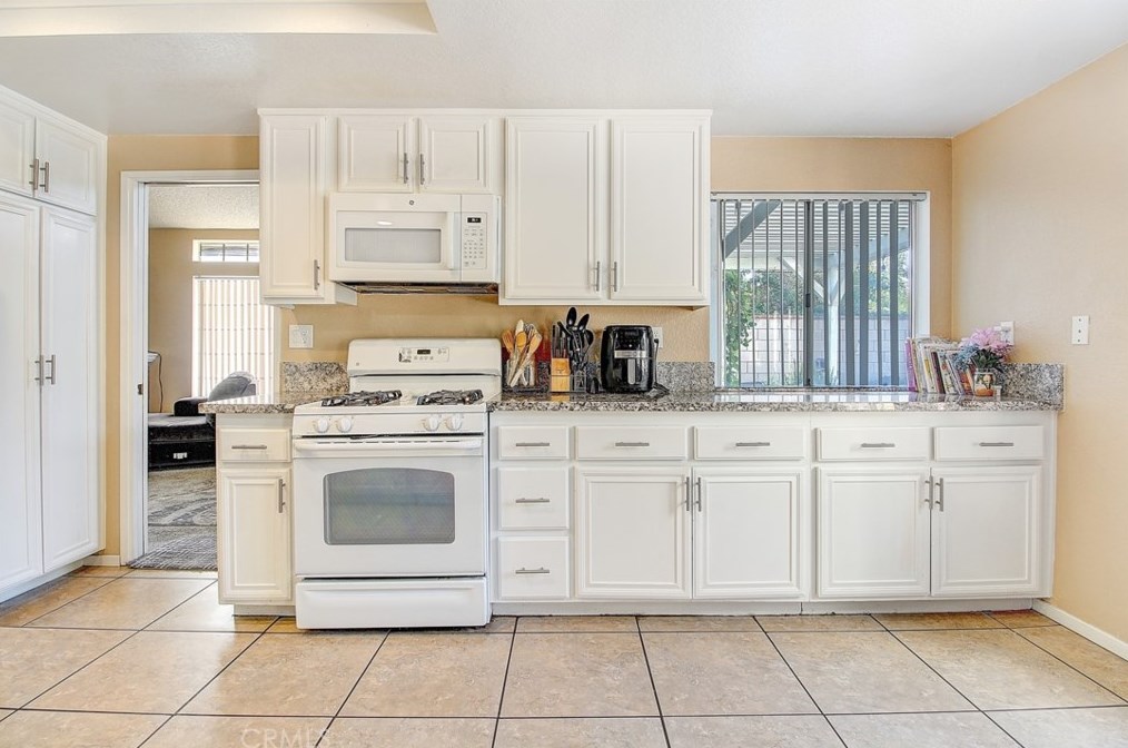 23902 Brittlebush Cir, Moreno Valley CA  92557-2932 exterior