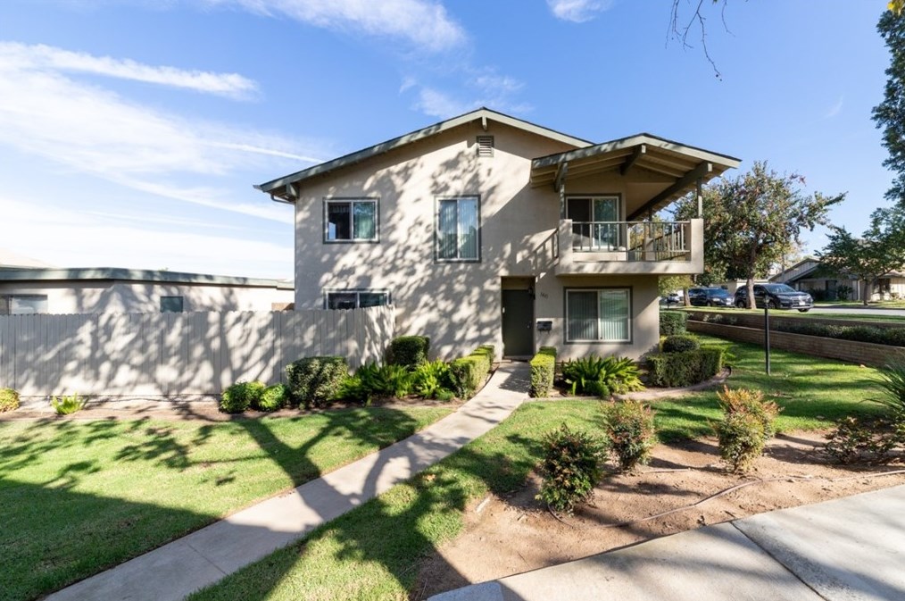 1461 Camelot Dr, Corona, CA 92882-4724