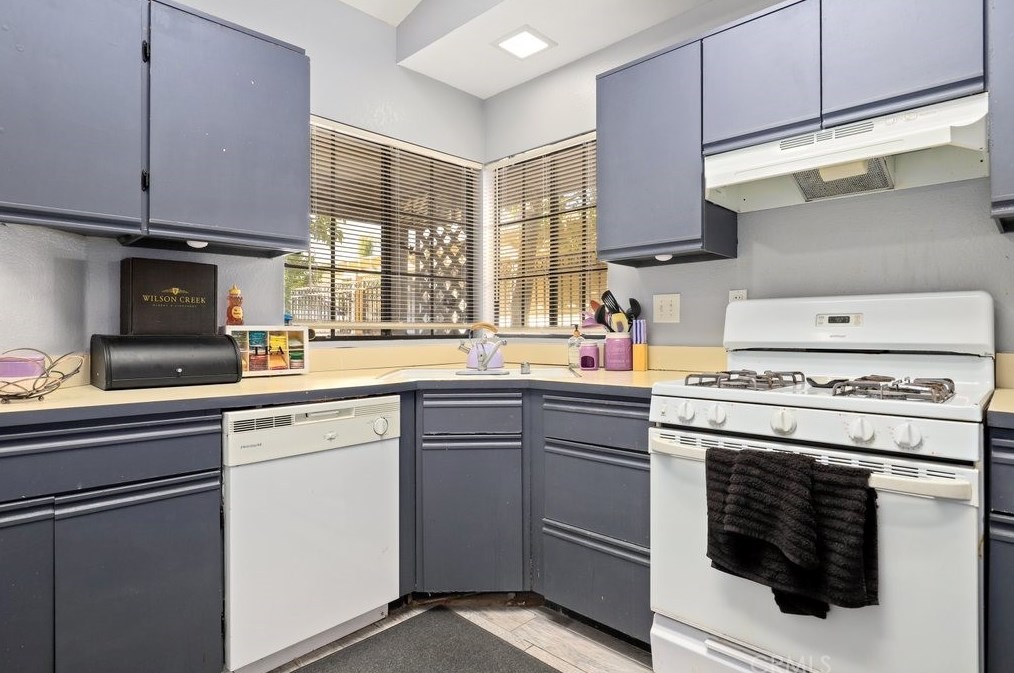 23710 Mark Twain, Moreno Valley CA  92557-4901 exterior