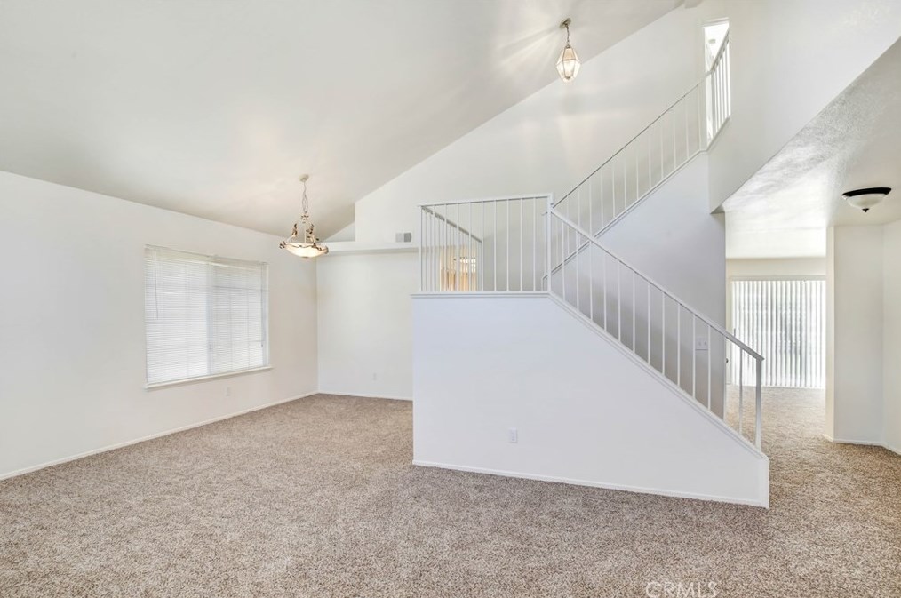 19256 White Dove Ln, Riverside, CA 92508