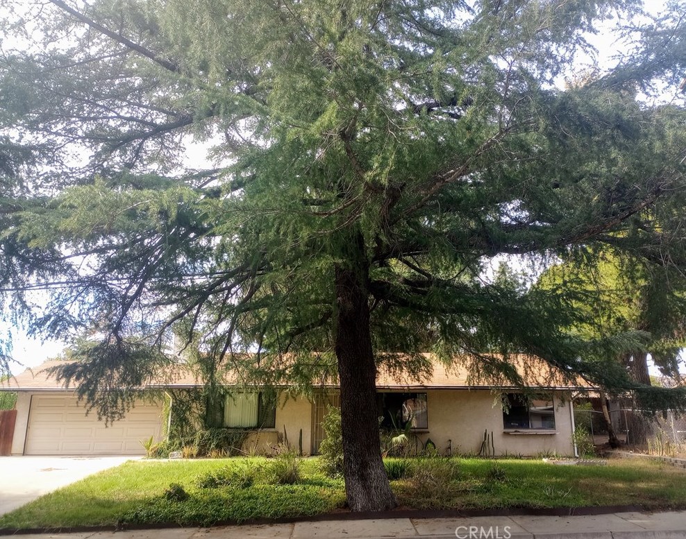 831 4th St, Banning CA  92220-2301 exterior