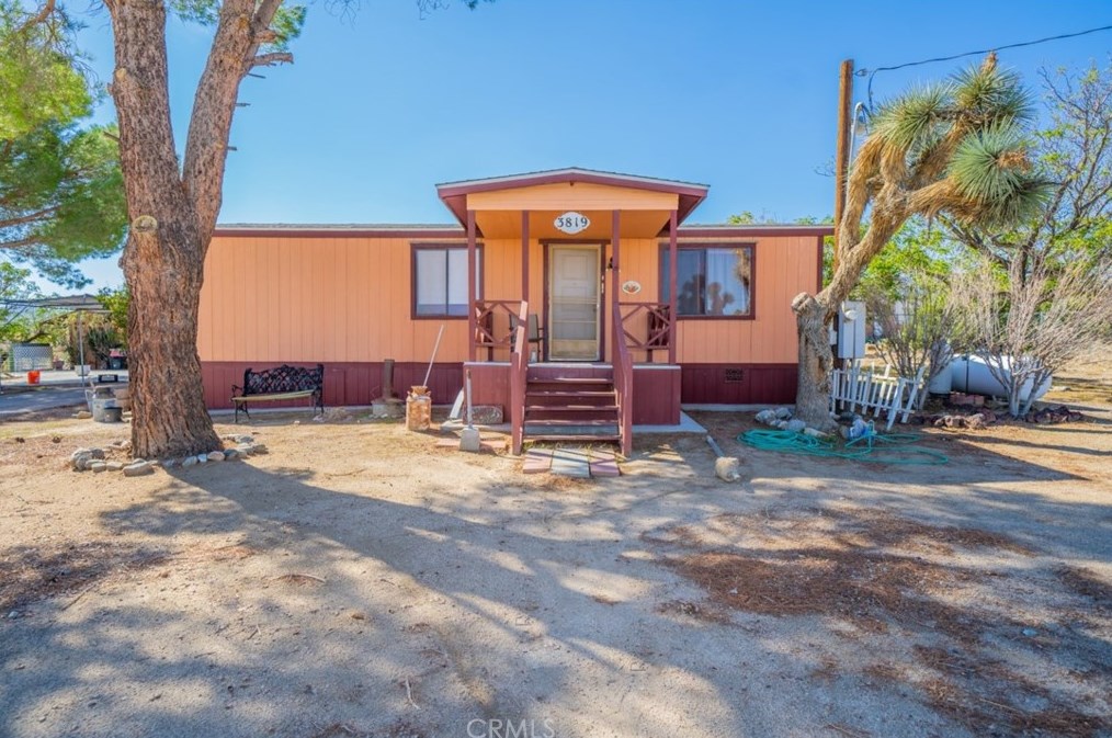 3819 Shepherd Rd, Phelan, CA 92371-9419