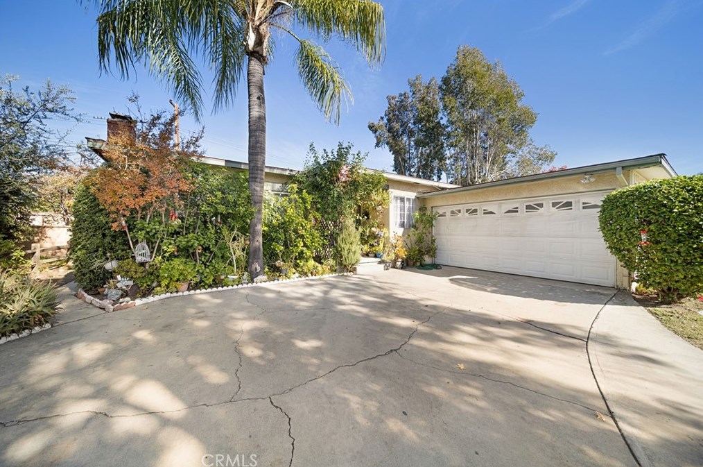 897 James Pl, Pomona, CA 91767-3371