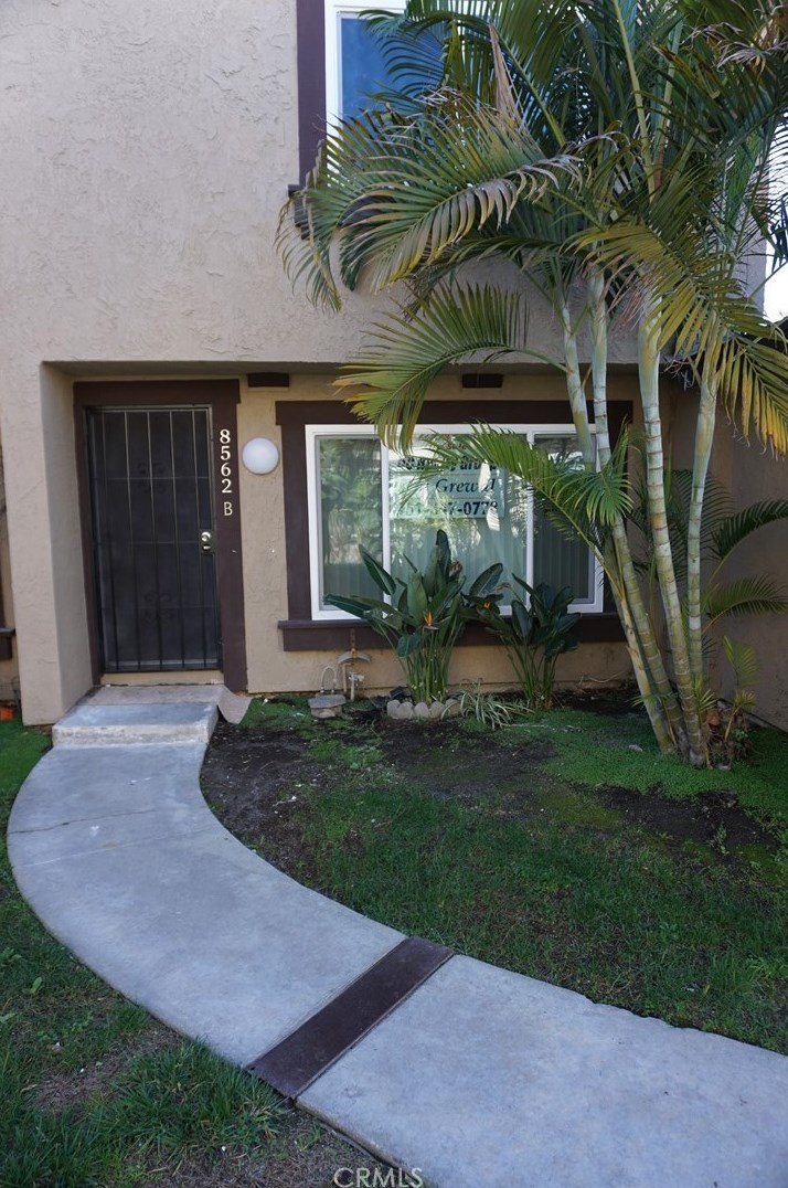 8562 Century Blvd #b, Paramount, CA 90723