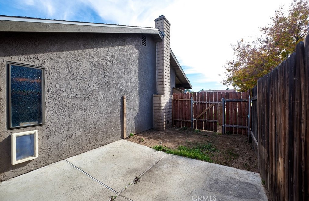 25760 Rancho Lucero Dr, Moreno Valley CA  92551-7052 exterior