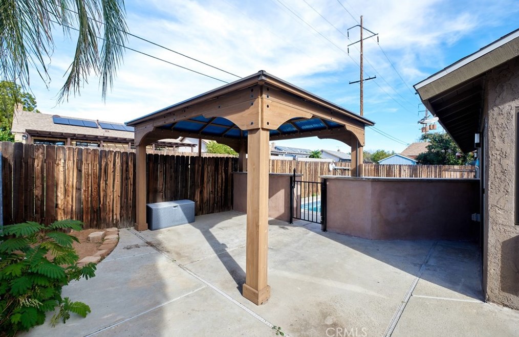 25760 Rancho Lucero Dr, Moreno Valley CA  92551-7052 exterior