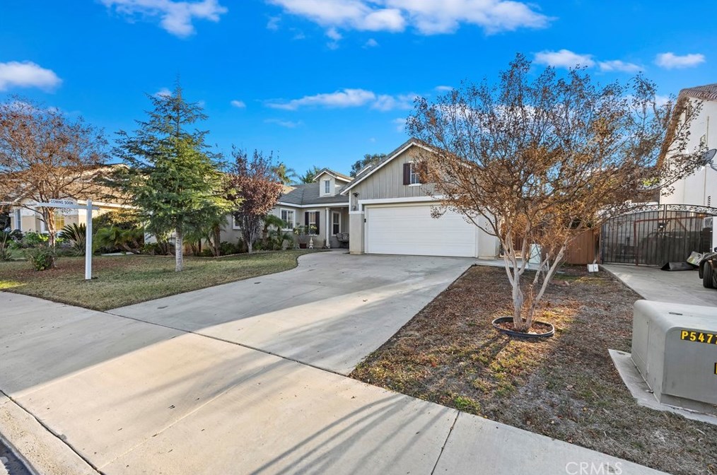 12537 Poinsetta Dr, Riverside, CA 92503