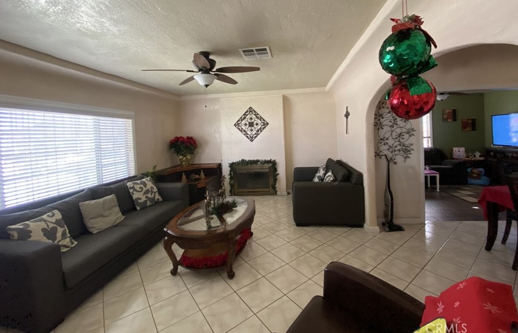8825 Beaudine Ave, South Gate, CA 90280-2603